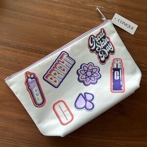 NWT Clinique cosmetic bag 💕